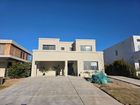 House for Sale, 7 Rooms, La Laguna Carpinchos Nordelta