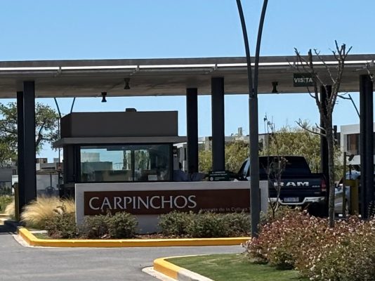 House for Sale in Carpinchos