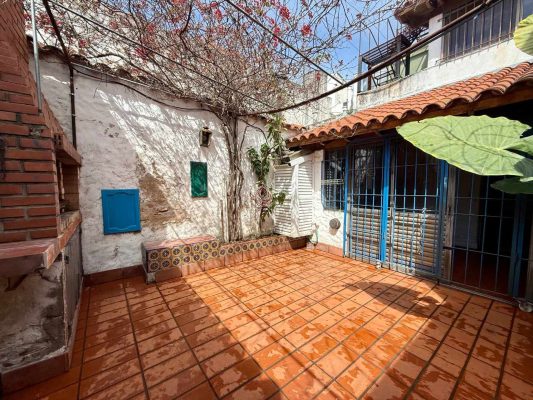 4-room house for sale in Beccar with patio and covered garage.
