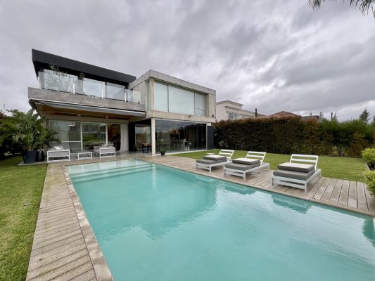 HOUSE FOR SALE in Virazón NorDelta by the Lake
