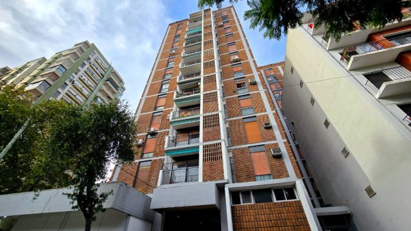 4-room Apartment for Sale with Garage and Balcony