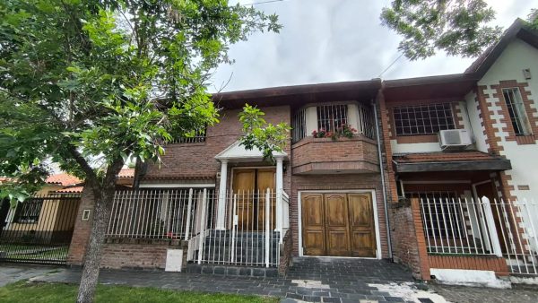 House for Sale 4 Rooms/Garage Martinez Exclusive Location