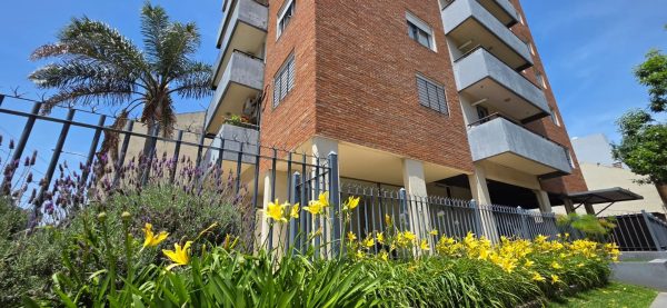 Depto En Venta De 3 Amb En Tigre Centro