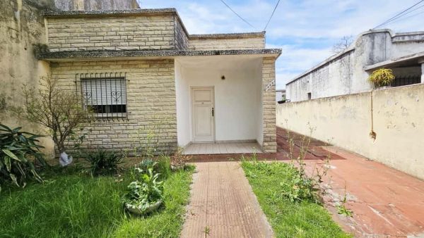 Casa en venta en Florida. A REFACCIONAR
