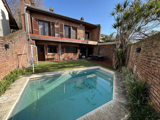 Casa 6 Amb - 4 Dorm Jadin y Pileta - Punta Chica