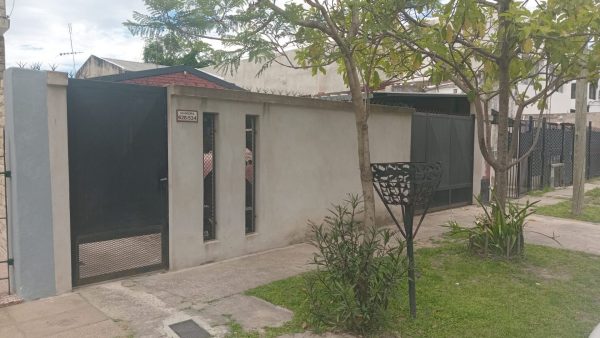 Casa En Venta 3 Habitaciones, Quincho, Parrilla.