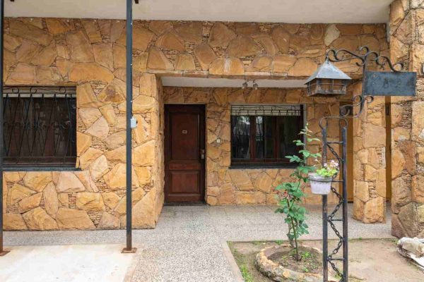 PH al Frente Planta Baja con Patio Apto Crédito