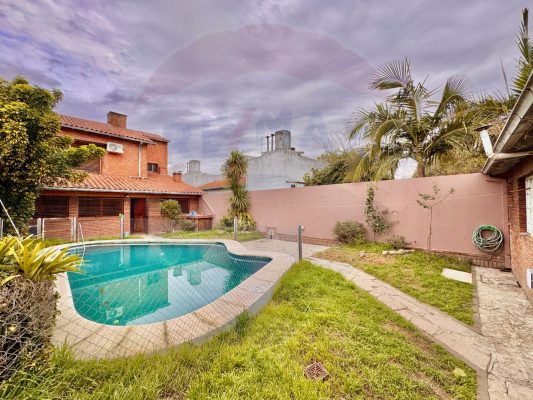 4-room chalet with garden, pool and grill area