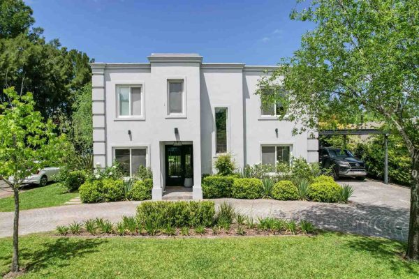 Venta casa 5 ambientes en La Comarca