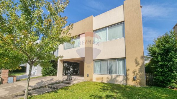 House Sale 4 bedrooms Tipas Nordelta