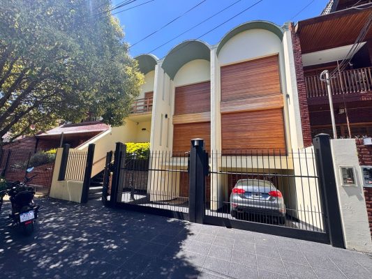 Casa en venta 4 amb y dependencia y jardin Florida