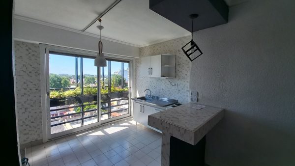VENTA Depto. 3 Amb.+Escritorio 5º Piso Fte. Munro