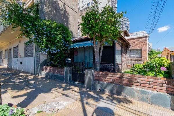Venta Olivos Ph mas local 4 ambientes terraza