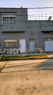 Sale of 4-Unit Multifamily House with Garage, Olivos