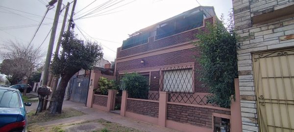 House for Sale with Shed to Refurbish – Villa Adelina