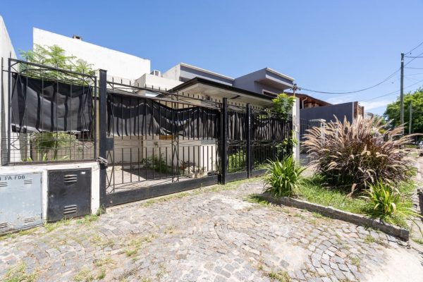 Sale Front 3 Rooms – Garage – Patio Martinez