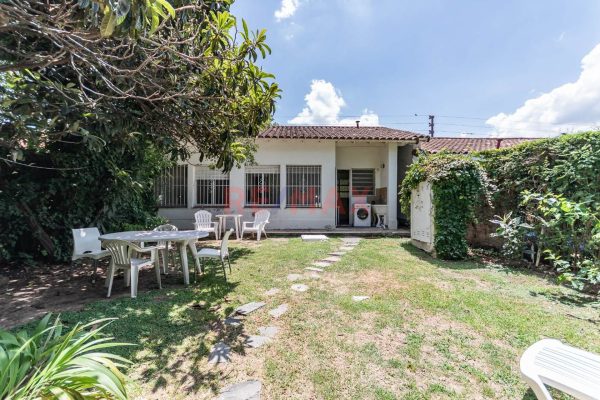 Venta Casa 3 amb con jardin. Apto credito