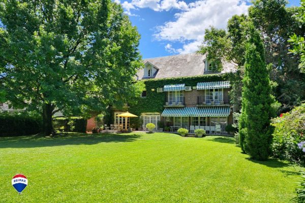 Sale House La Lucila /V. Lopez- 1669 meters of garden