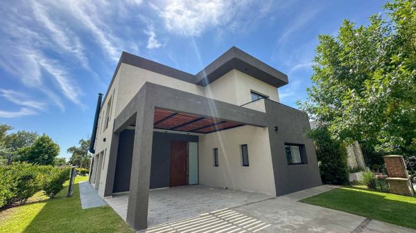 Venta Casa 4 Amb A Estrenar . Permuta Y Financia
