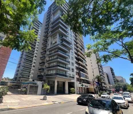 Apartment for Sale: 3 Rooms with Garage - Excellent