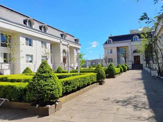 Alquiler Zona Residencial Chateau Parrilla Cochera