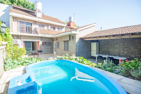 Venta casa 4 ambientes Boulogne jardin y pileta