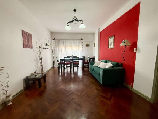 3-Room Apartment for Sale with Balcony. Florida. Credit Available.