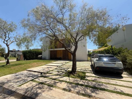 VENTA Casa 6 amb. MODERNA, LOTE INTERNO, 322MTS!!