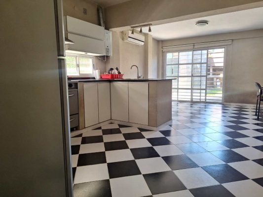 Sale of 3-room renovated property in Victoria