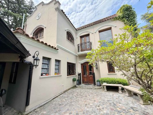 House for Sale with River View – Punta Chica Victoria