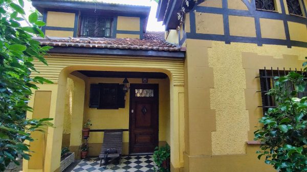 Sale English Style House in La Lucila