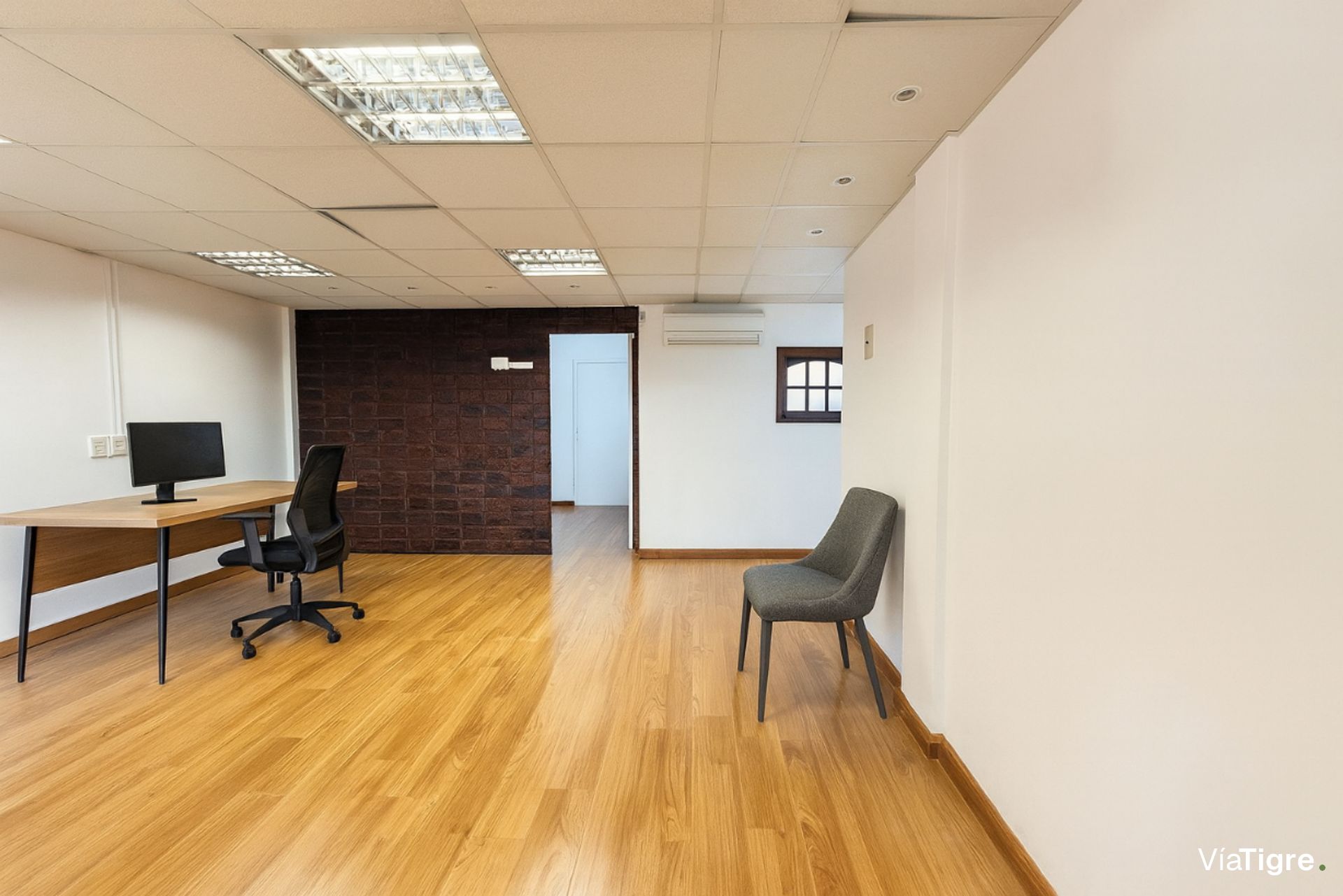 Oficina venta Vicente Lopez Luminosa