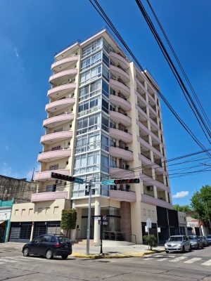 Depto en venta 2 amb. con escritorio Tigre (Cazon)