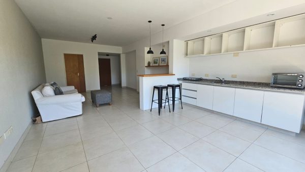 Venta departamento 2 amb amplios cochera balcon
