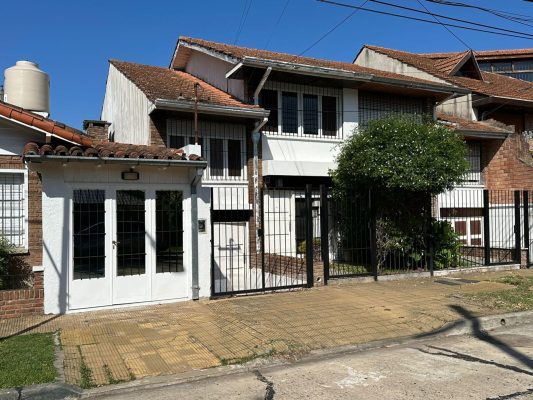 Duplex 5 Amb En Alquiler En Martinez Con Jardin