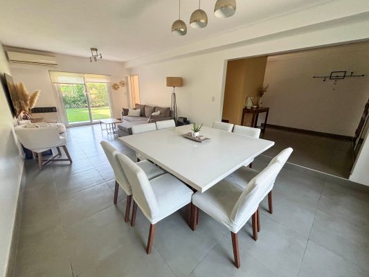 Venta Casa 4 Ambientes Martínez Jardín Reciclada