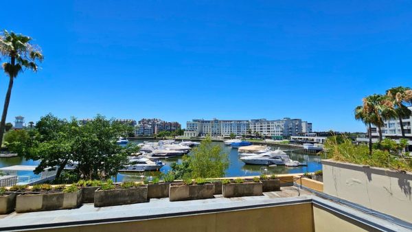 Apartment with bay view