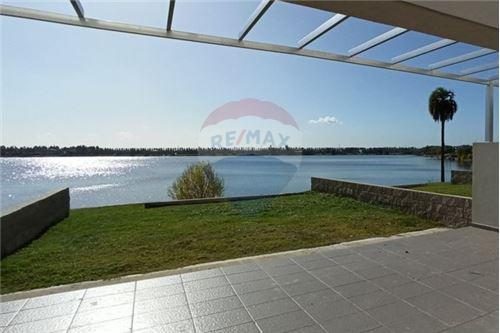 Departamento En Venta 2 Amb Jardin Agua Benavidez