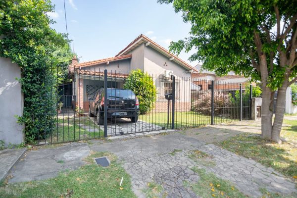 Venta Casa Lote propio 11,26m de Frente San isidro