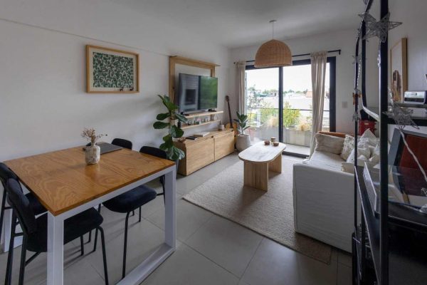Venta De Departamento Con Balcon Y Cochera