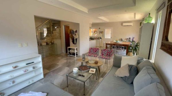 Sale of 4?room apartment with patio/garage, credit – V. Adelina