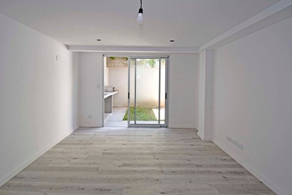 Duplex with garden and garage near Av. Maipú