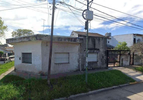 House with PH in Block – Great potential
