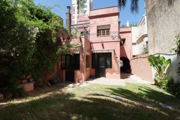 Casa 6 ambientes c/ Quincho y Jardin -San Fernando