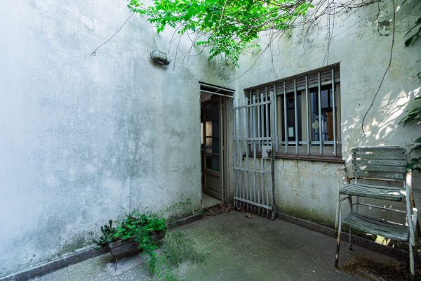 Land 318 square meters for developers