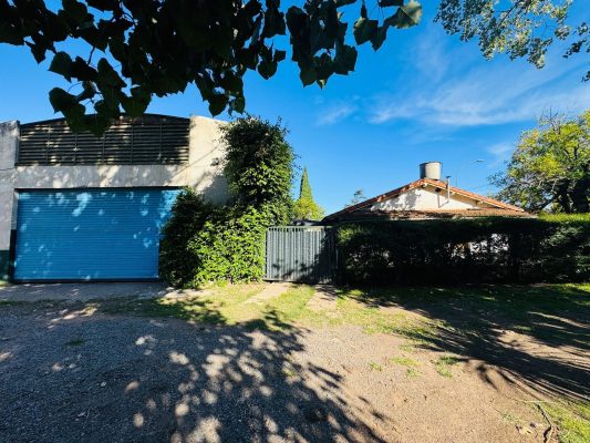 Galpón, deposito en venta con casa florida oeste