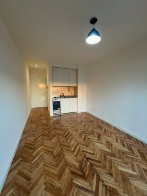 Venta Monoambiente Piso Alto C/Balcón - Olivos