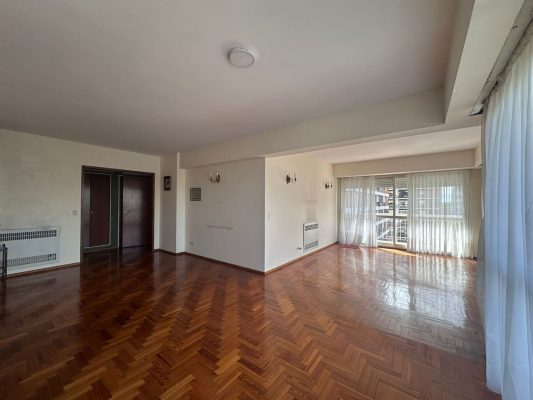 Apartment for sale 4?bedroom + service apartment Martinez