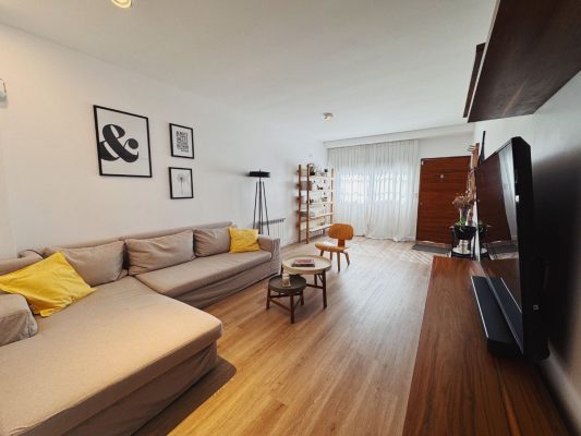 Triplex 5 amb. c/pileta en Venta-Tigre residencial