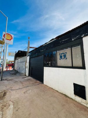 Local Colectora Este Panamericana y Henry Ford